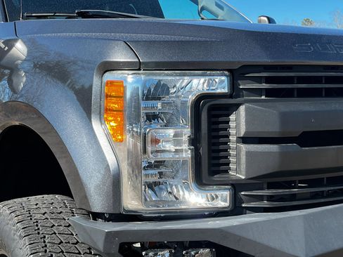 Used 2017 Ford F250 Lariat w/ Lariat Ultimate Package image 18