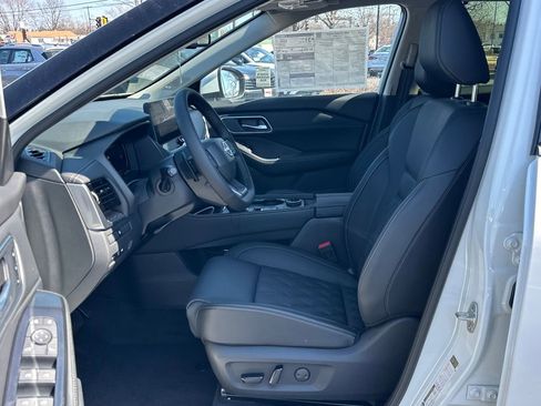 New 2026 Nissan Rogue Platinum AWD/4WD image 9