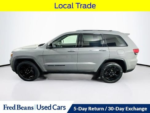 Used 2019 Jeep Grand Cherokee Laredo AWD/4WD image 5