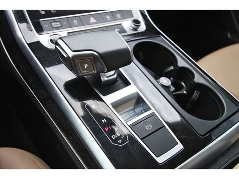 Used 2022 Audi Q7 3.0T Premium Plus w/ Premium Plus Package AWD/4WD image 25
