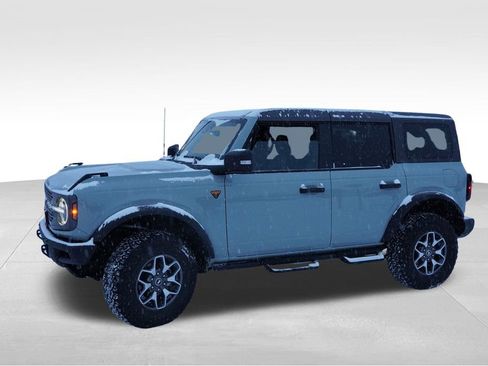 Used 2024 Ford Bronco Badlands image 10