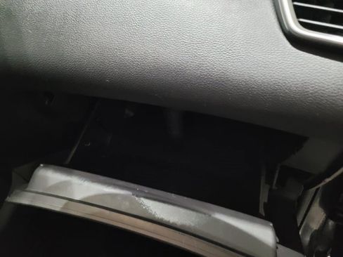 Used 2016 Nissan Rogue SV image 60