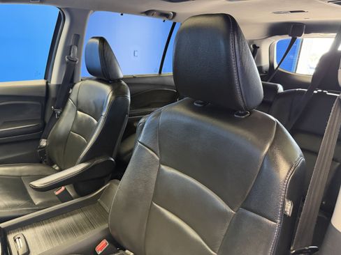Used 2016 Honda Pilot Touring image 12