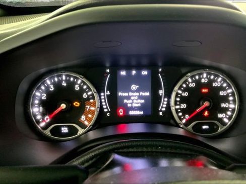 Used 2020 Jeep Renegade Latitude FWD image 9