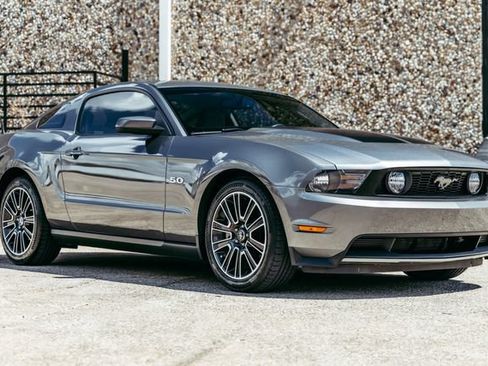 Used 2011 Ford Mustang GT Premium w/ Comfort Pkg RWD image 6