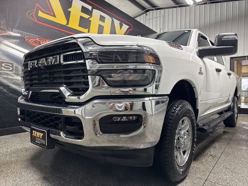 Used 2025 RAM 2500 Tradesman AWD/4WD image 2