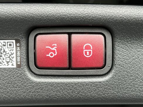 New 2025 Mercedes-Benz C 300 4MATIC Sedan image 25