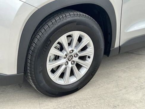 Certified 2025 Toyota Grand Highlander FWD image 9