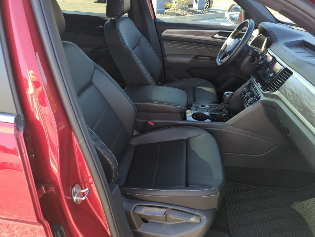Used 2023 Volkswagen Atlas Cross Sport SE w/ Panoramic Sunroof Package FWD image 38
