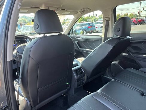Used 2024 Volkswagen Tiguan SE AWD/4WD image 28