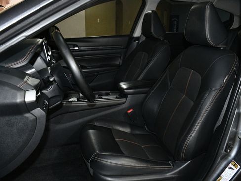 Used 2020 Nissan Altima 2.5 SR w/ Premium Package FWD image 7