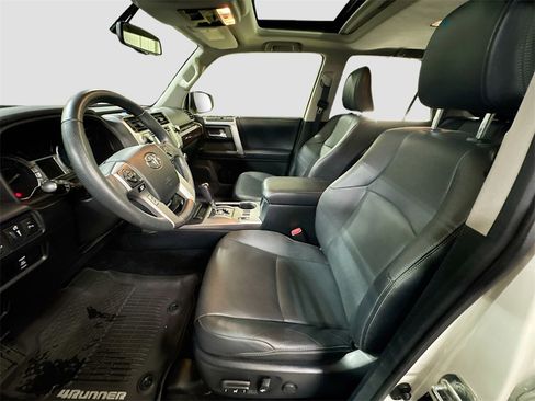 Used 2018 Toyota 4Runner Limited image 22