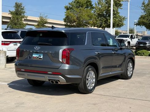 Used 2025 Hyundai Palisade SEL FWD image 6