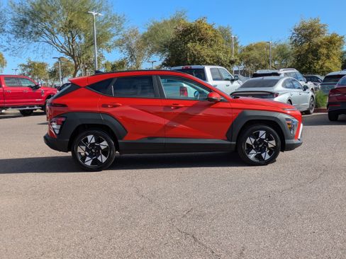 Used 2025 Hyundai Kona SEL image 2