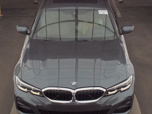 Used 2020 BMW 330i Sedan w/ M Sport Package RWD image 5