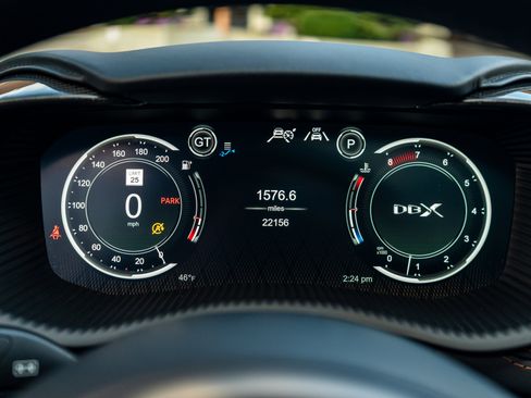 Used 2023 Aston Martin DBX 707 image 6