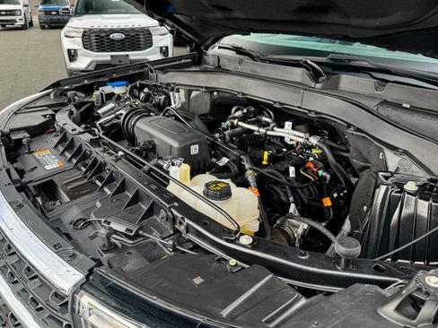 Used 2023 Ford Explorer XLT w/ Equipment Group 202A image 32