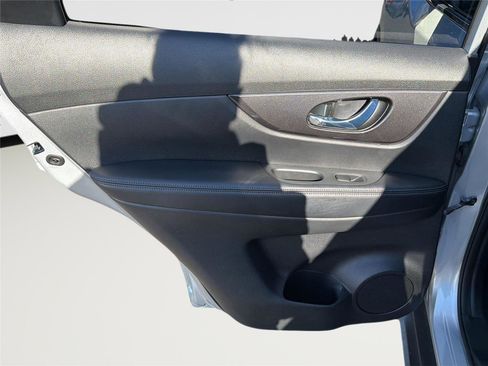 Used 2020 Nissan Rogue S w/ Special Edition Package image 20