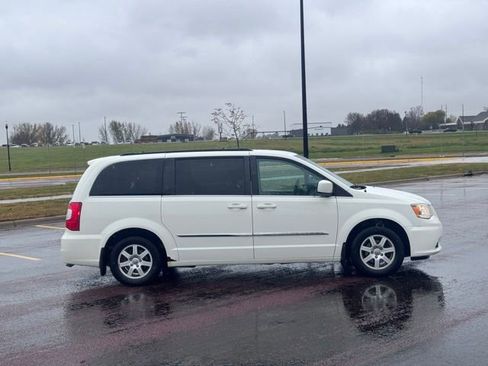 Used 2012 Chrysler Town & Country Touring w/ Entertainment Group #1 image 2