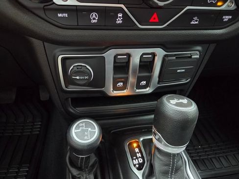 Used 2024 Jeep Wrangler Sport AWD/4WD image 24