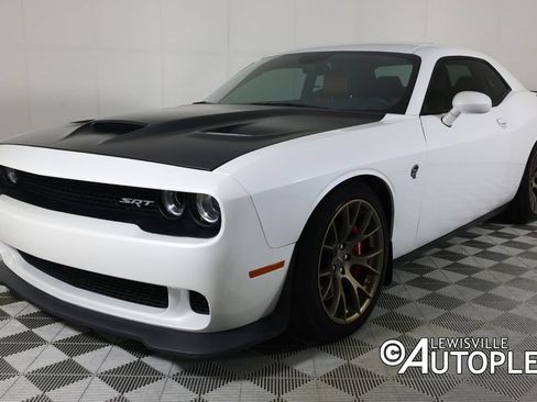 Used 2016 Dodge Challenger SRT Hellcat RWD image 9