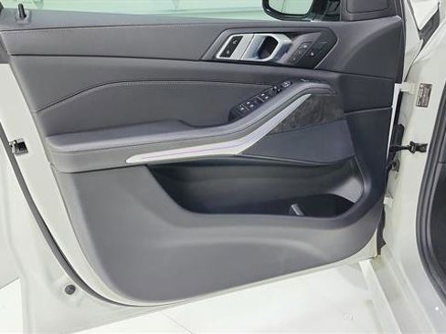 Used 2022 BMW X5 sDrive40i w/ M Sport Package RWD image 22