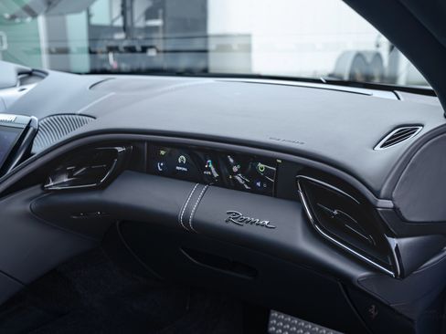 Certified 2022 Ferrari Roma image 20