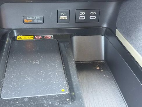 Used 2025 Toyota Camry LE FWD image 31