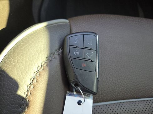 Used 2023 GMC Sierra 1500 Denali w/ Technology Package image 39