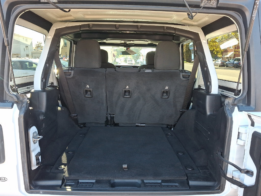 Used 2021 Jeep Wrangler Unlimited Sport AWD/4WD image 28