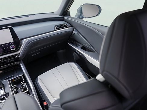 Used 2026 Lexus TX 500h AWD w/ Technology Package image 33