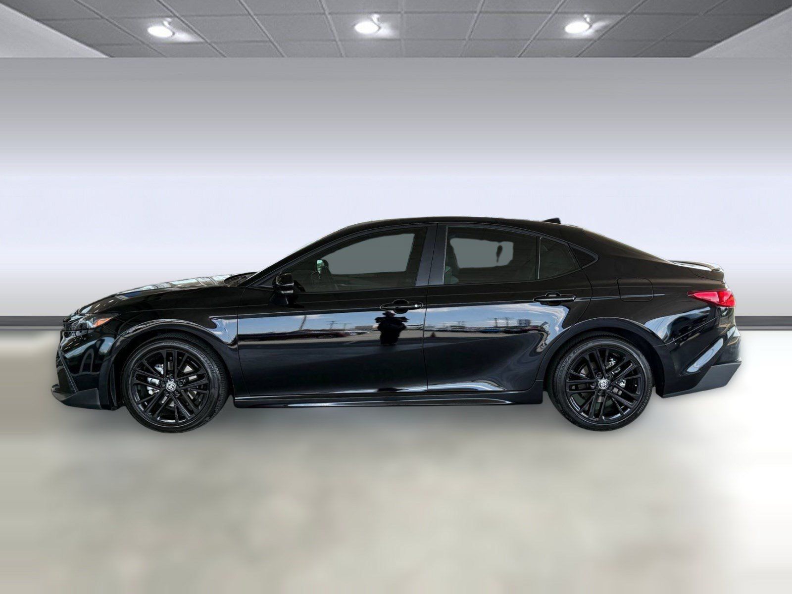 Used 2026 Toyota Camry SE w/ Multimedia Upgrade Package FWD image 2
