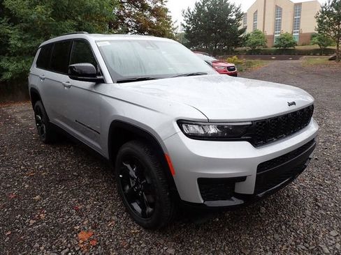 New 2025 Jeep Grand Cherokee L Altitude AWD/4WD image 9