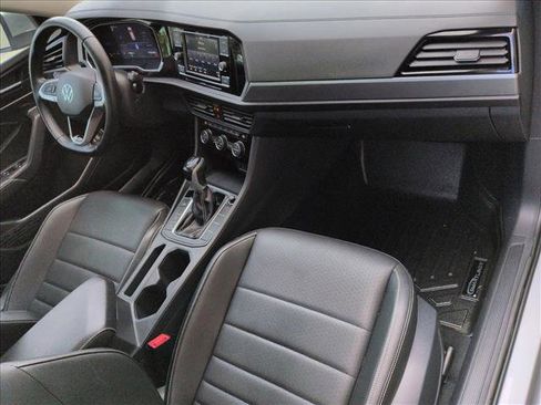 Used 2022 Volkswagen Jetta SE FWD image 26