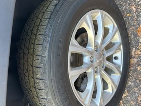 Used 2021 Jeep Cherokee Latitude image 27