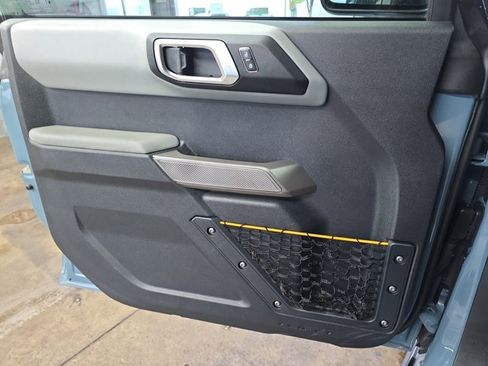 Used 2022 Ford Bronco Badlands image 27