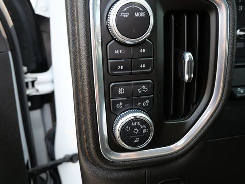 Used 2022 GMC Sierra 3500 AT4 w/ AT4 Premium Plus Package AWD/4WD image 17