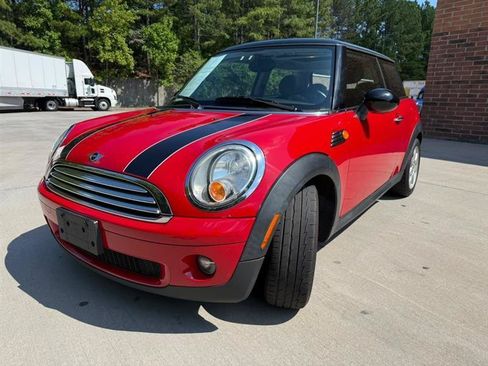 Used 2010 MINI Cooper Hardtop FWD image 3