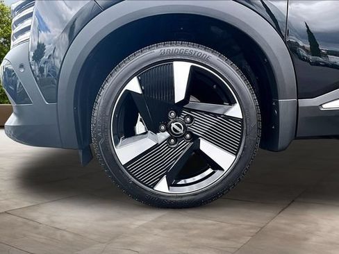 Certified 2025 Nissan Kicks SR AWD/4WD image 31