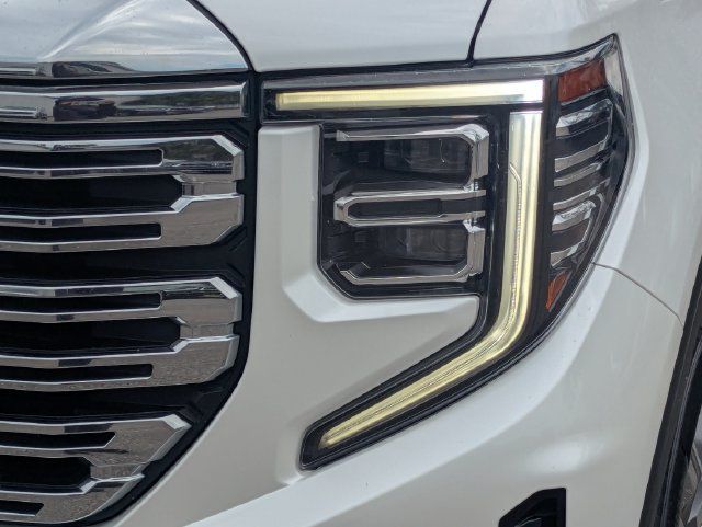 Used 2024 GMC Sierra 1500 Denali w/ Denali Reserve Package AWD/4WD image 10