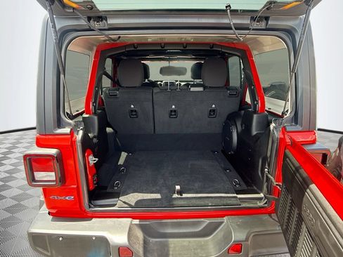 Used 2023 Jeep Wrangler Unlimited w/ Cold Weather Group AWD/4WD image 30