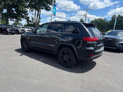 Used 2018 Jeep Grand Cherokee Laredo AWD/4WD image 7