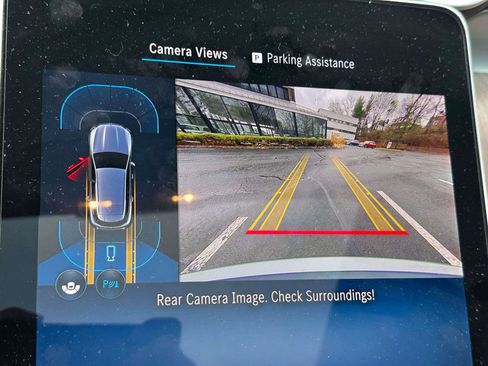 Used 2025 Mercedes-Benz GLC 300 4MATIC image 27