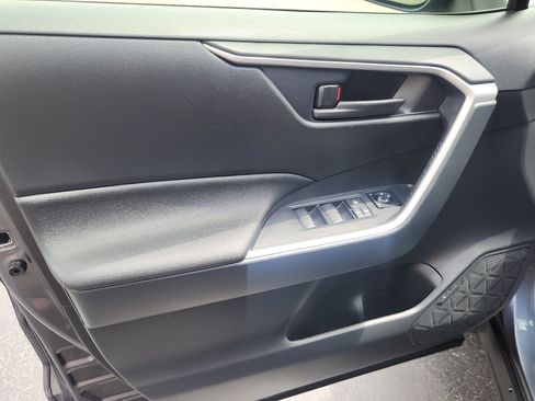 Certified 2025 Toyota RAV4 LE AWD/4WD image 10