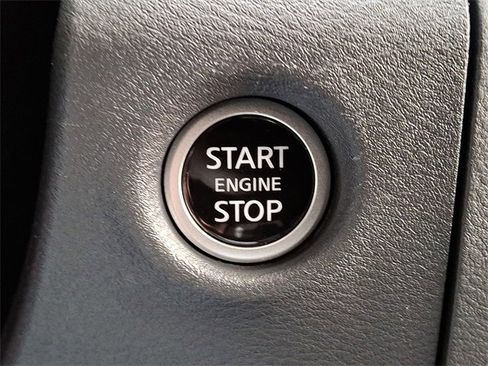 Certified 2025 Nissan Frontier PRO-4X w/ Tow Package image 24