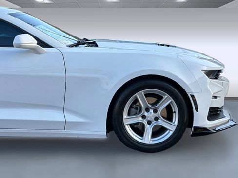 Used 2021 Chevrolet Camaro LT image 32