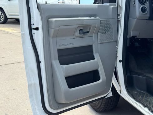 Used 2012 Ford E-350 and Econoline 350 XLT RWD image 10