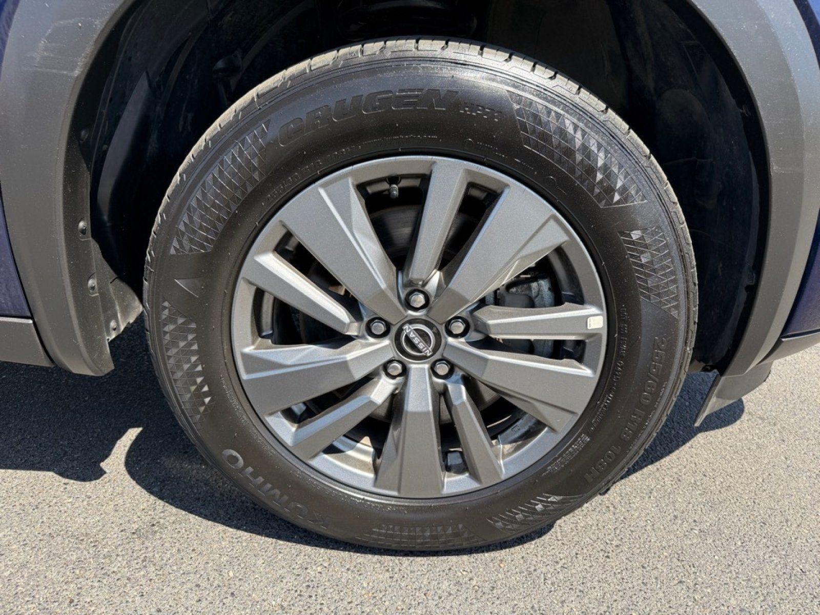 Used 2025 Nissan Pathfinder SV FWD image 38