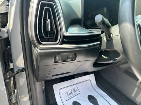 Used 2025 Kia Sorento S w/ Panoramic Sunroof Package FWD image 37