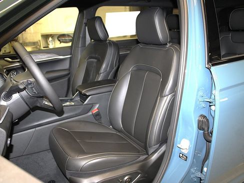 New 2026 Jeep Grand Cherokee L Limited w/ MOPAR Finishing Package AWD/4WD image 26